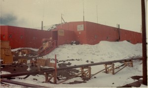 McMurdoStation-CommBldg-Dec68 (2)